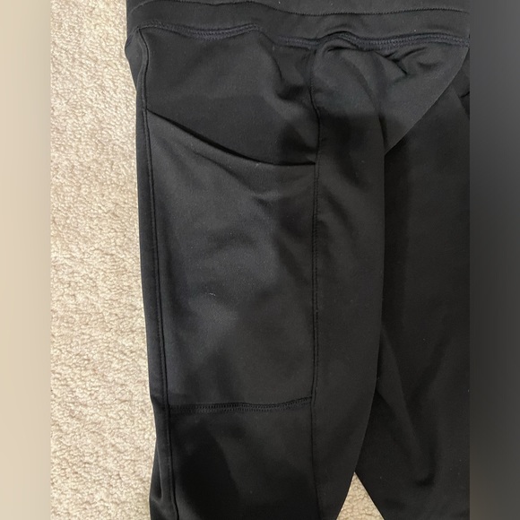 Fabletics Leggings and pant set! - Picture 4 of 14